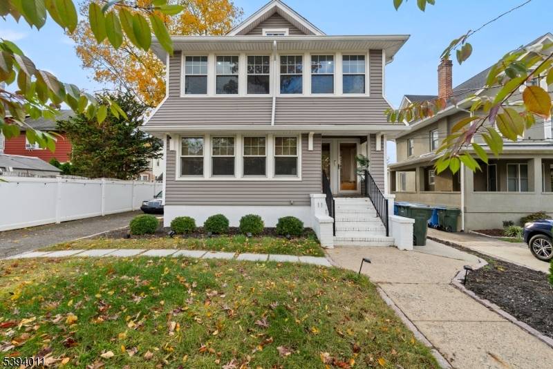 Prime Location ! Perfect for Owner Occupants or Investors.