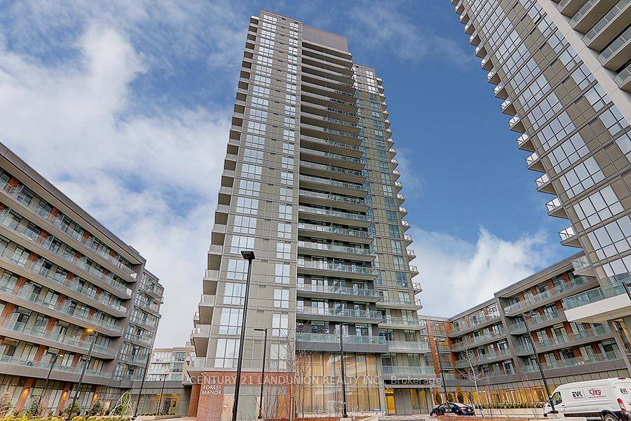 Great Location ! Large Sun Filled Open Concept, 2 Bed 2 Wash Corner Unit.