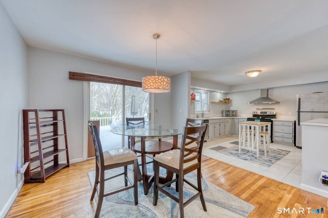 Wonderfully private raised ranch in Merryall !