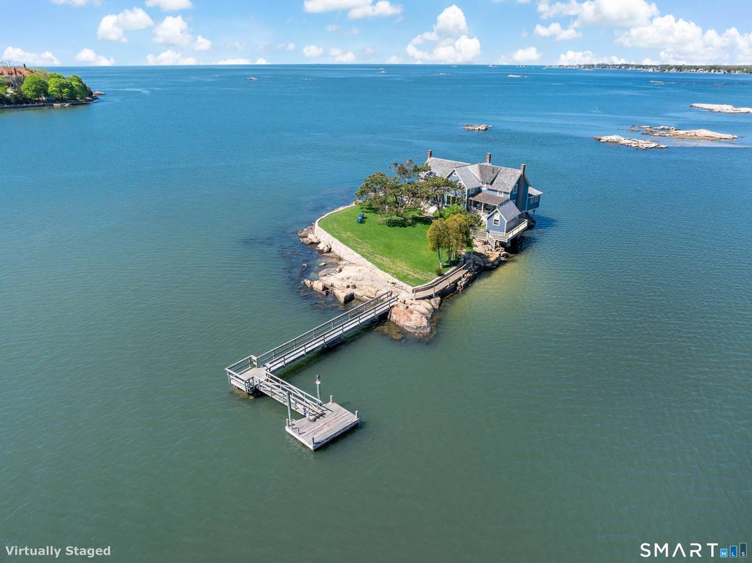 THIMBLE ISLAND DREAM ESCAPE A STONE'S THROW AWAY FROM MAINLAND 14 MILES FROM THE HAMPTONS !