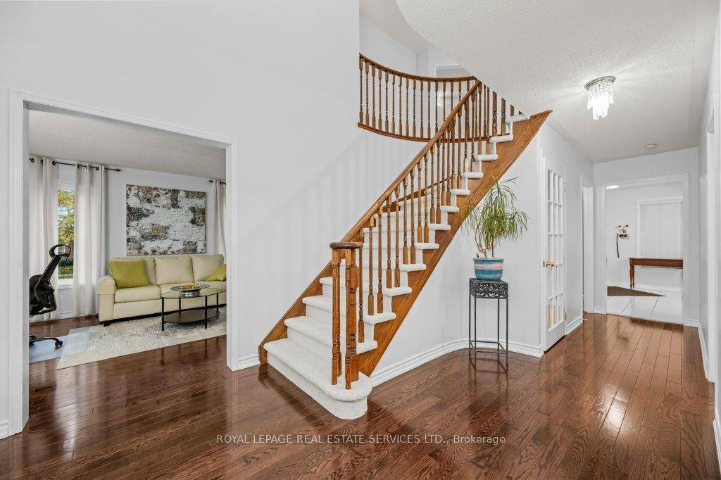 Discover River Oaks a vibrant neighbourhood offering the perfect blend of convenience and charm.