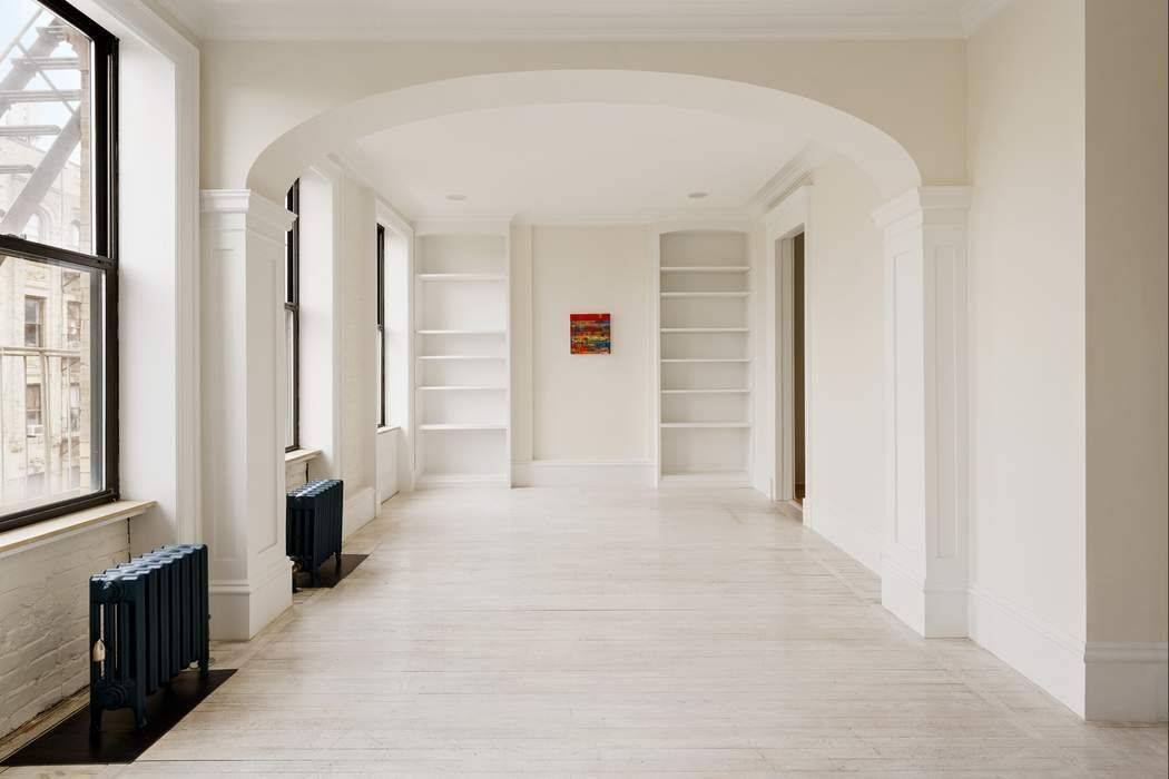 Located in the East Village near Tompkins Square Park, residence E5 E7 at 529 East 12th Street is a flexible two bedroom plus study, 1.