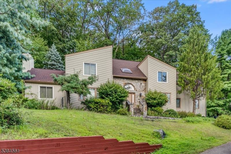 This spacious residence offers 4 bedrooms and 3.