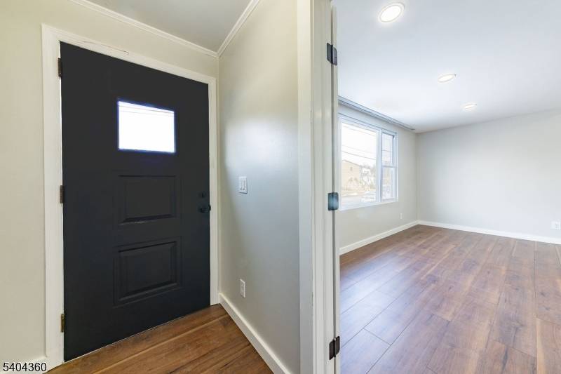 Beautifully renovated in 2025, this spacious home features 4 bedrooms and 3 full bathrooms with modern finishes throughout with lots of natural sunlight.