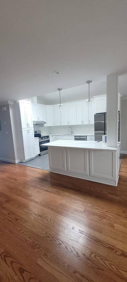 Immaculate apartment with high end appliances, just move in.