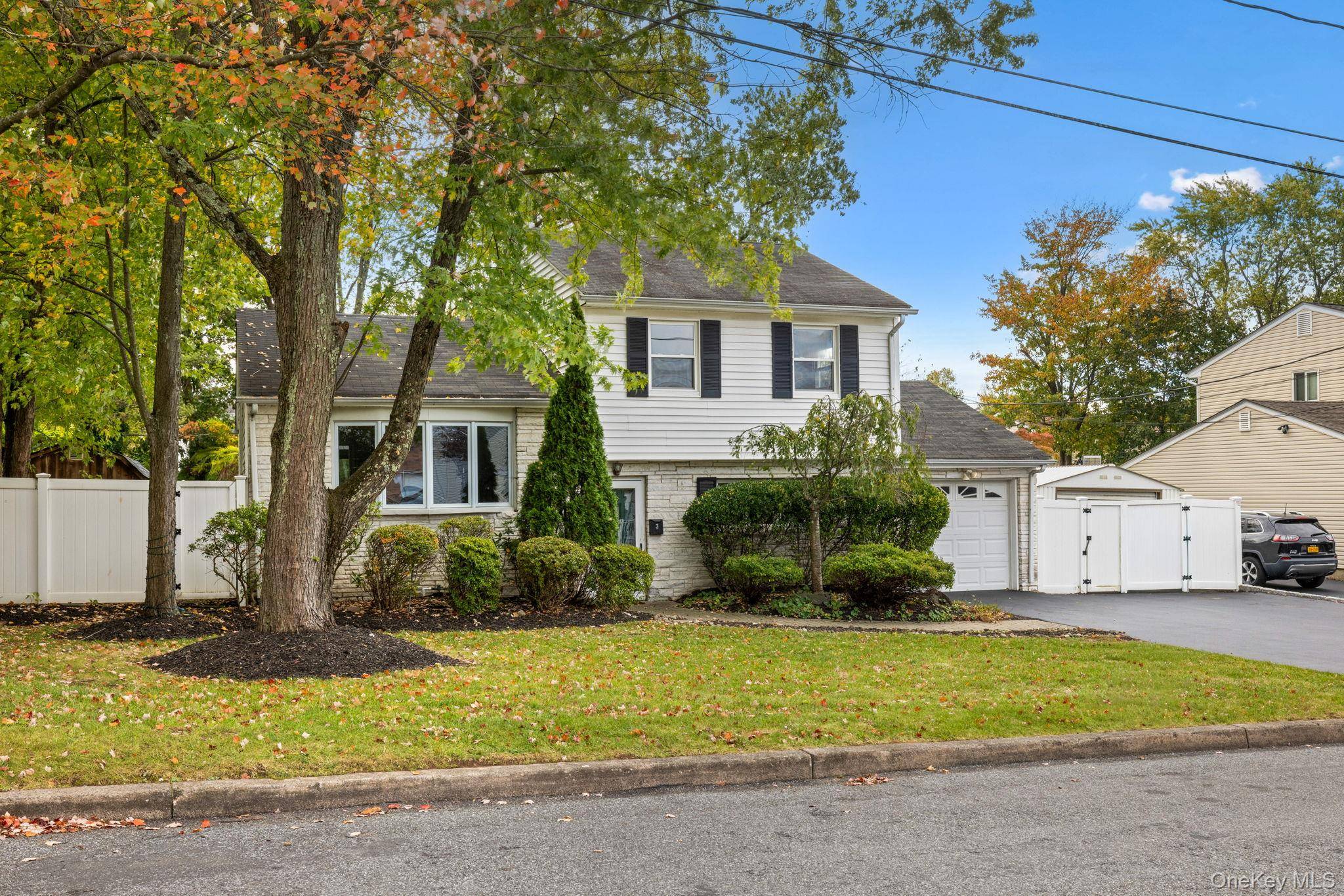 Welcome to 3 Hollis Street, an inviting split level home in the heart of Orangeburg.