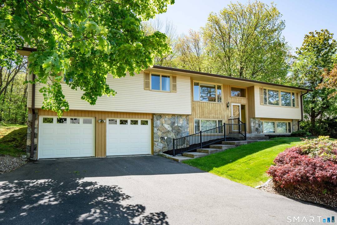 Absolutely immaculate beautifully updated, this exceptional home offers the perfect blend of comfort, style, and versatility all nestled within a highly sought after cul de sac neighborhood complete with sidewalks ...