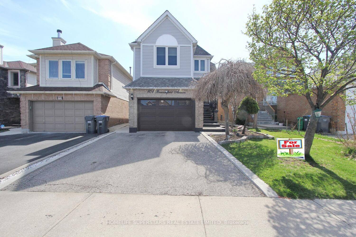 Beautiful 3 Bedroom Detached Home This well maintained property offers a bright and spacious interior, perfect for family living.
