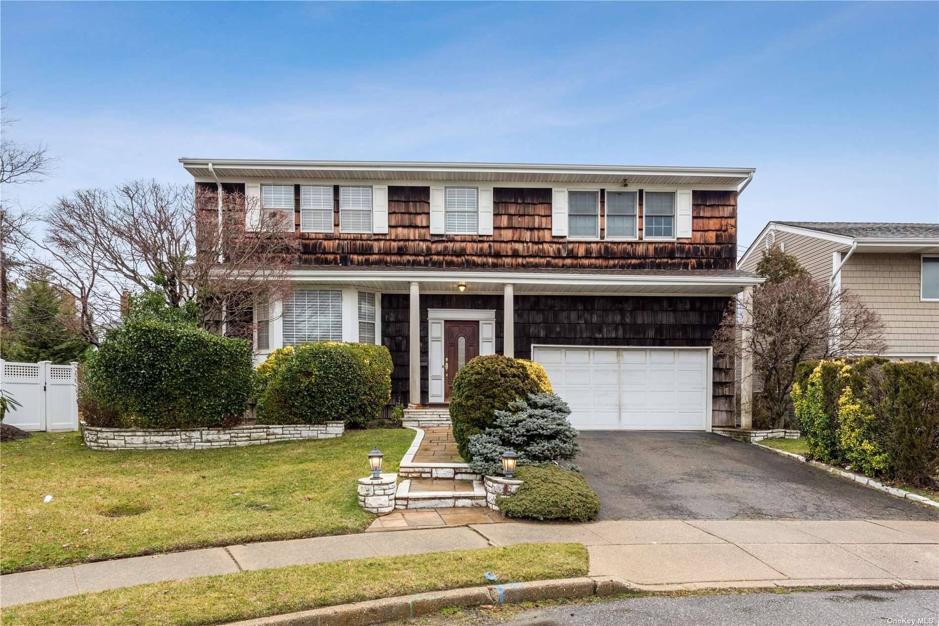 Colonial Home in North Woodmere.