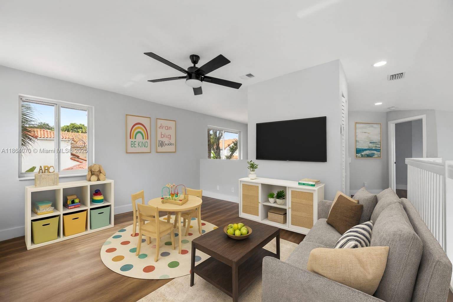 Fully Renovated Lakefront Retreat in Hollywood !