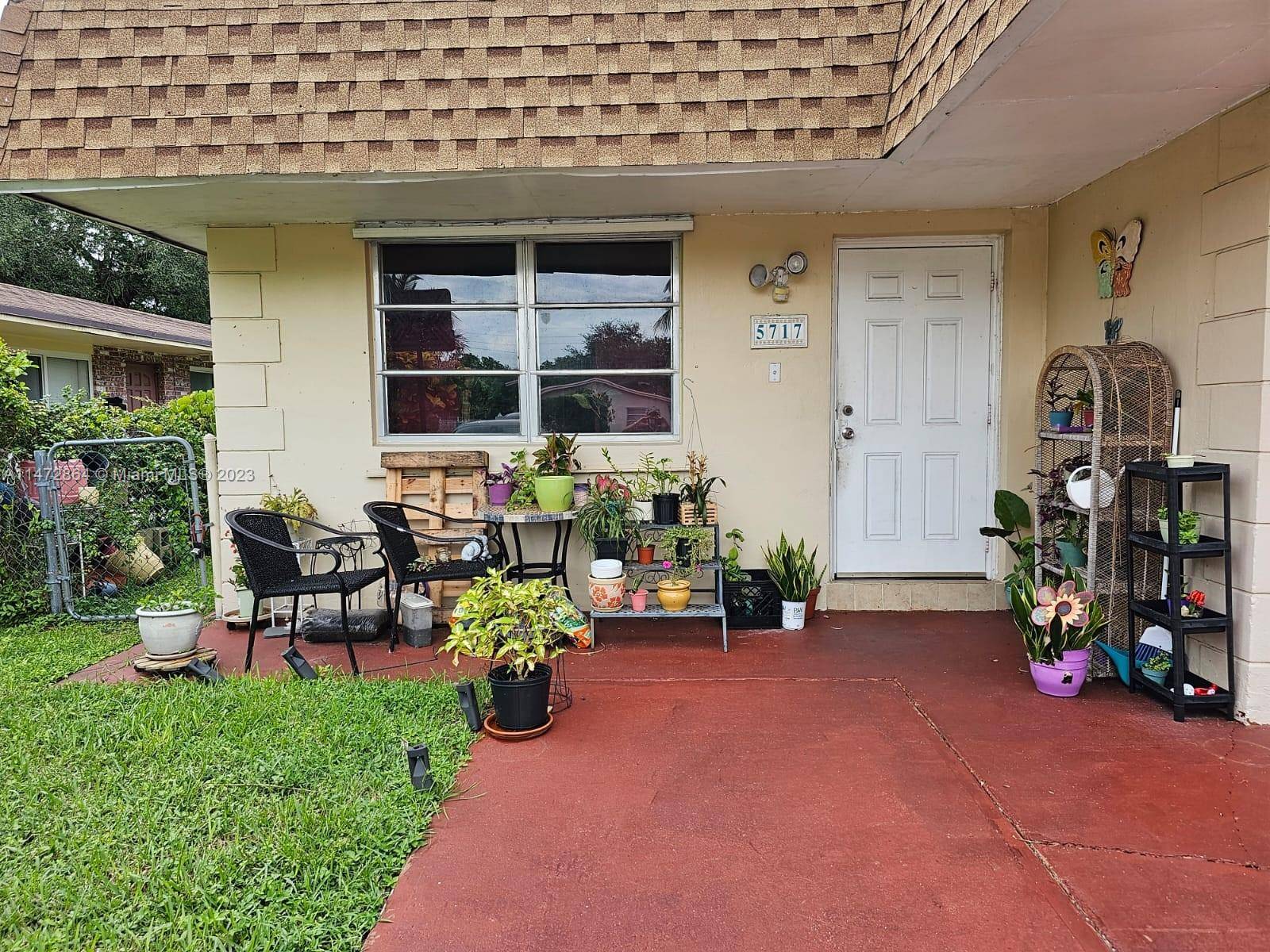FANTASTIC INVESTMENT OPPORTUNITY !