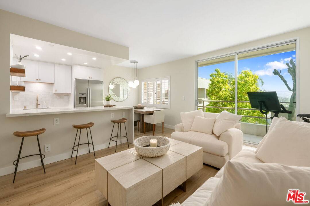 1131   Alta Loma Rd 1.0 Sunset Strip LA