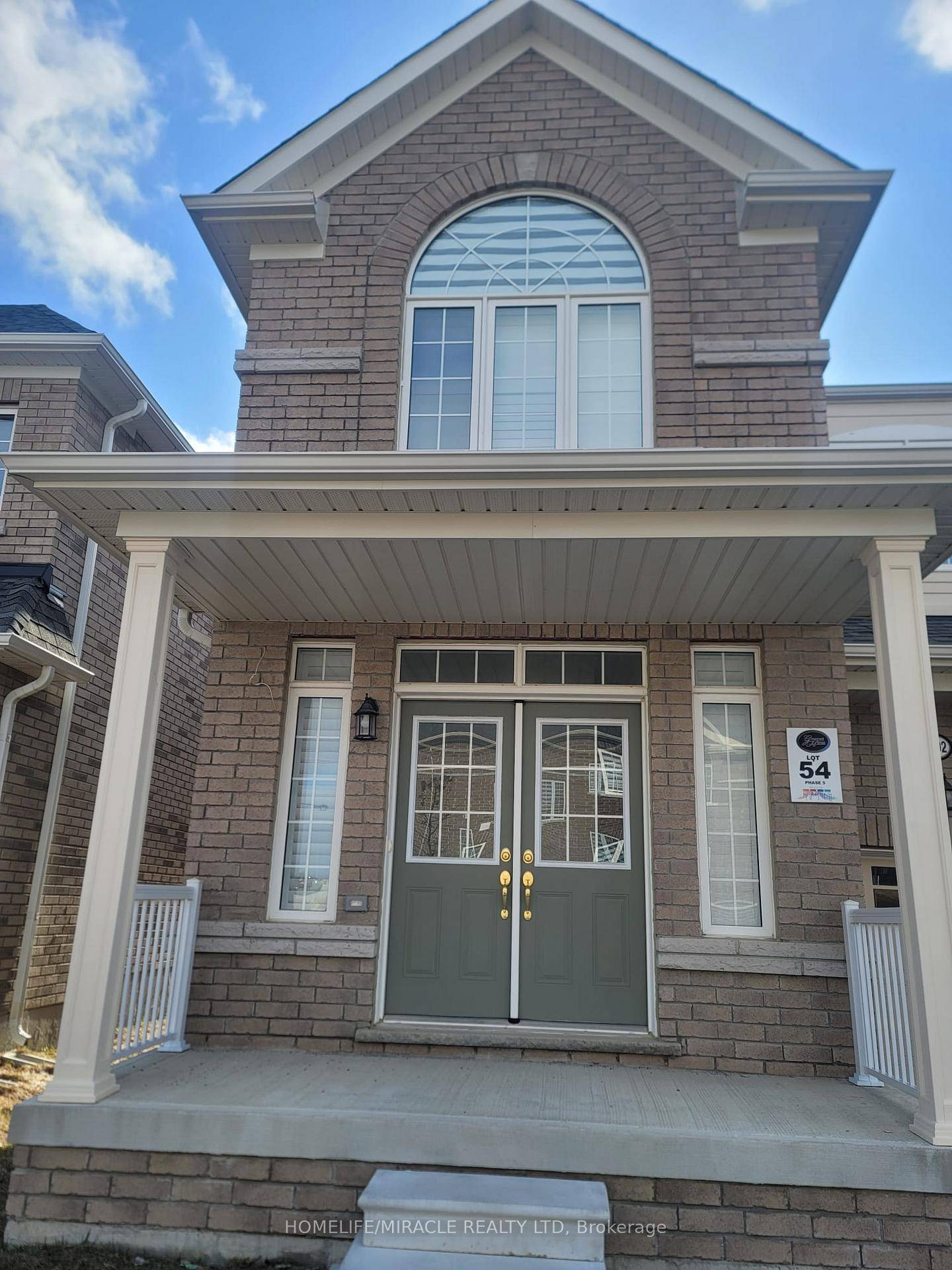 Welcome to Fields of Harmony One of Oshawa's Premier Family Neighbor hoods !