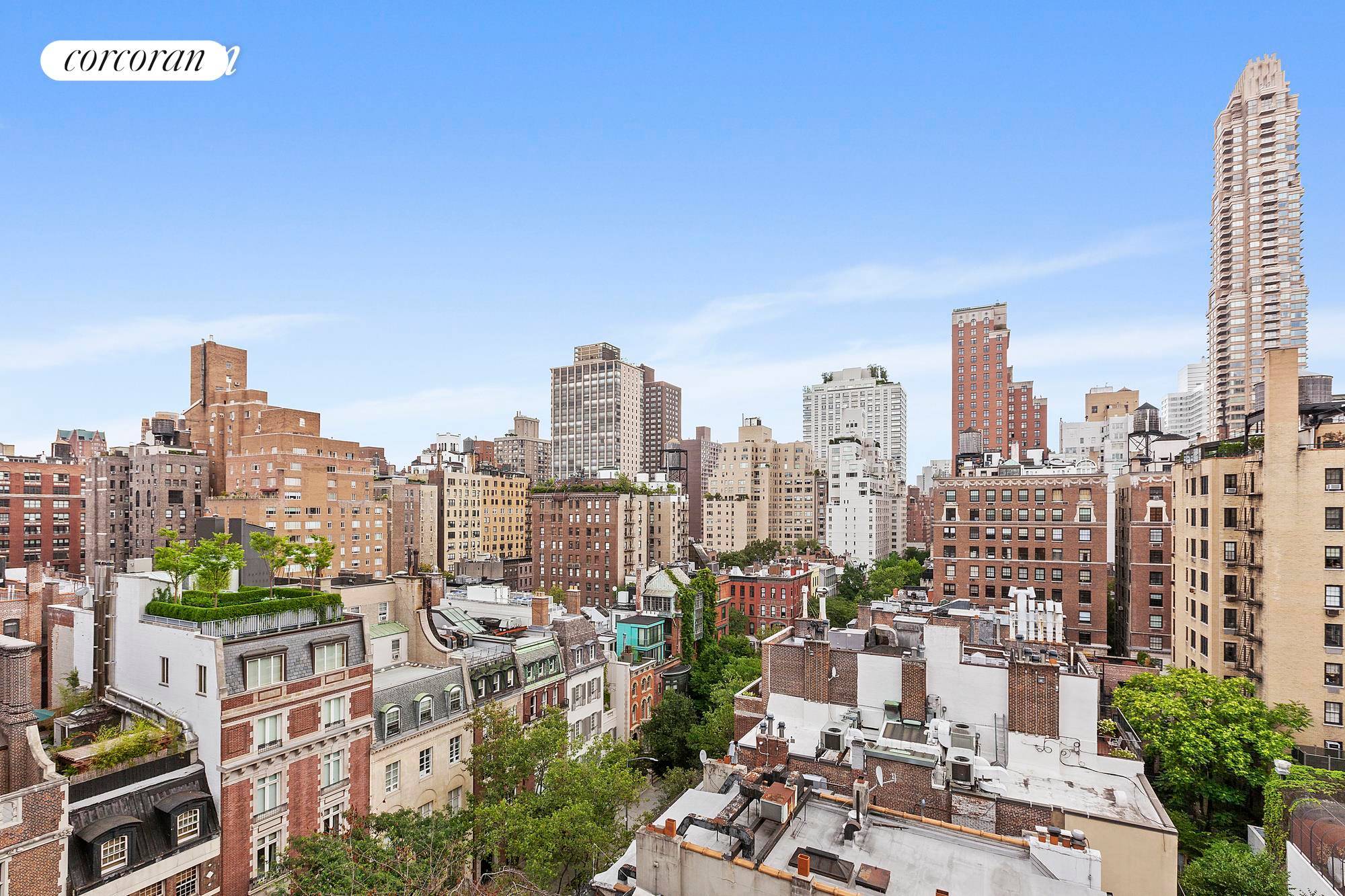 Welcome to luxurious 715 Park Avenue, at East 70th Street.