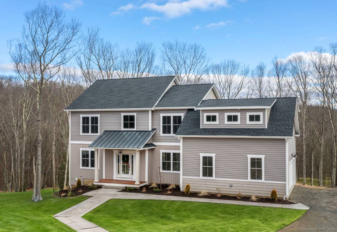 Exquisite new construction in desirable location in lovely Oxford CT.