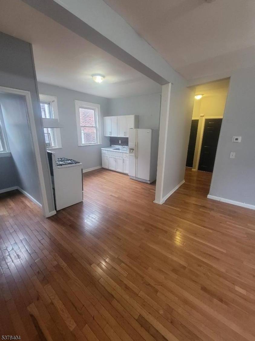 Incredible 2 Family Investment Opportunity in Newark !