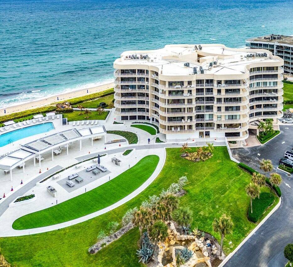 Live the Palm Beach Life of surrounded by water views in the sand !