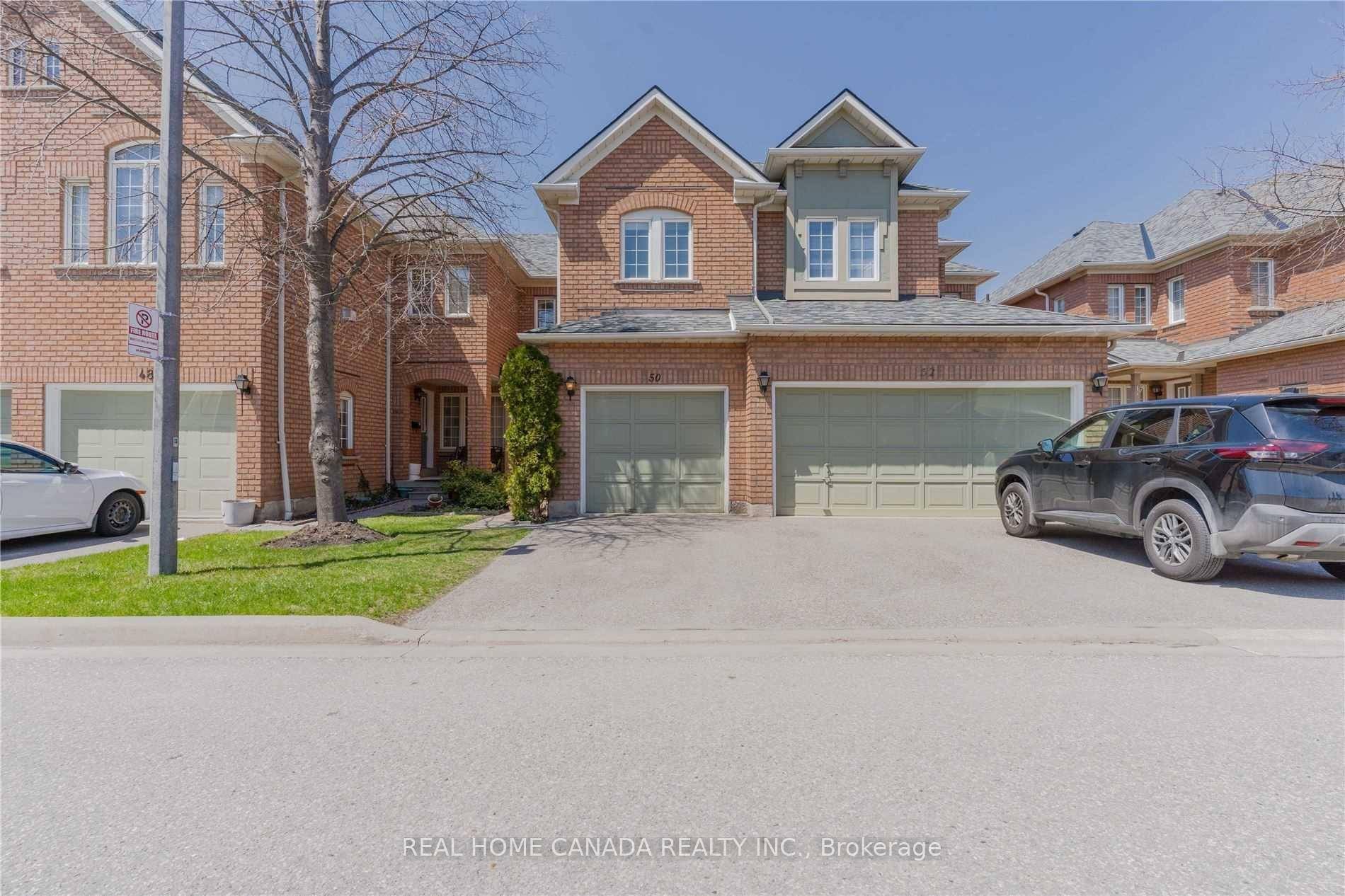 Bright And Spacious House Located In The Best School District, Walk To Thomas Middle School, John Frazer High School Gonzaga, Minutes To Streetsville Go, Credit Valley Hospital, Close To 401 ...