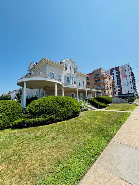 This spacious and beautifully designed third floor apartment featuring three bedrooms, two stunning bathrooms, and a walk threw kitchen with an additional counter top.
