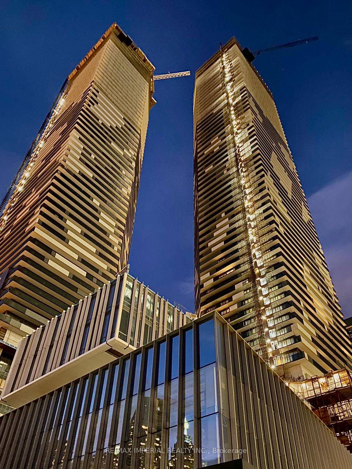 700 SQFT LIVING SPACE ; 1 Bedroom Den, 2 Full Bathrooms Unit With Spectacular City View At Sugar Wharf Condos In Downtown Toronto.