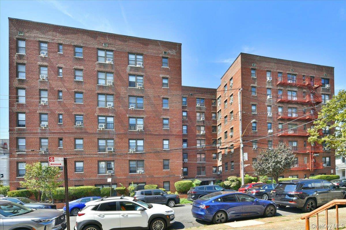 Charming 2 Bedroom, 1 Bathroom Co Op with Modern Upgrades amp ; Prime Location !