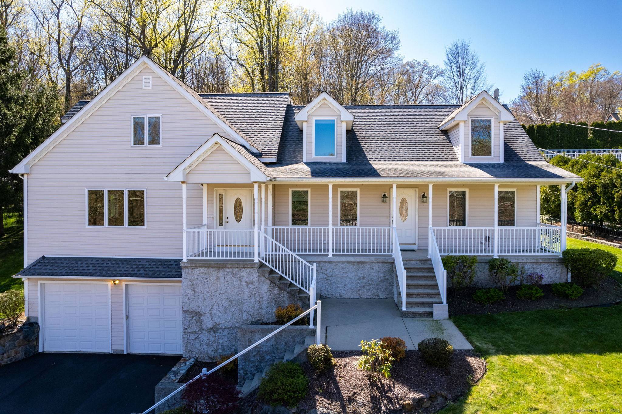 Welcome to this charming expanded Cape Cod style home offering a perfect blend of comfort, convenience, and versatility.