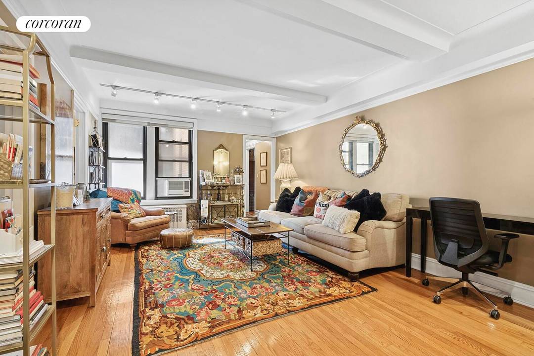 Welcome to 7F at 308 East 79th Street a warm and character filled home in an elegant full service pre war cooperative in the heart of the Upper East Side.
