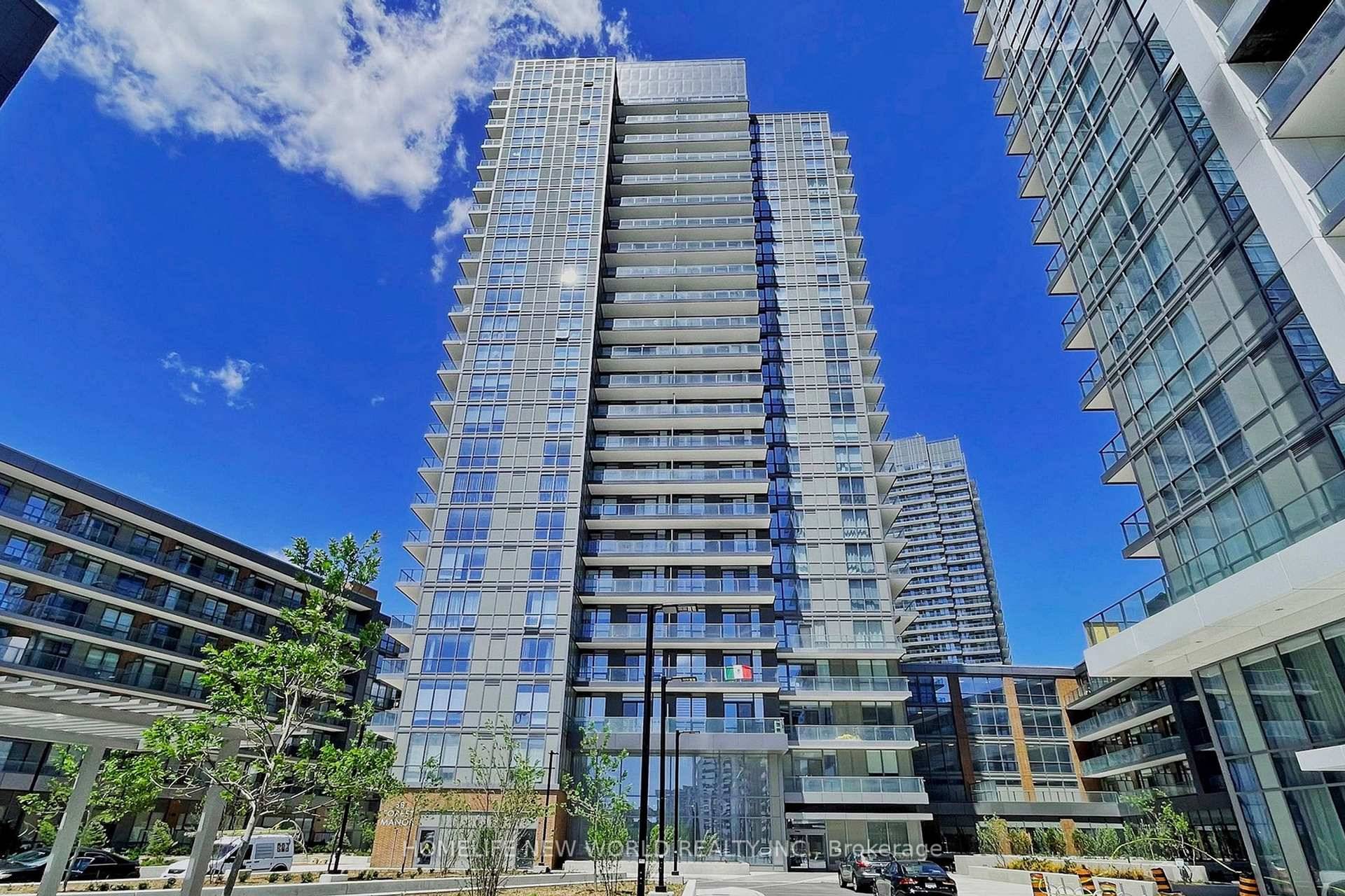 Luxurious amp ; Spacious Condo In The Heart Of North York !