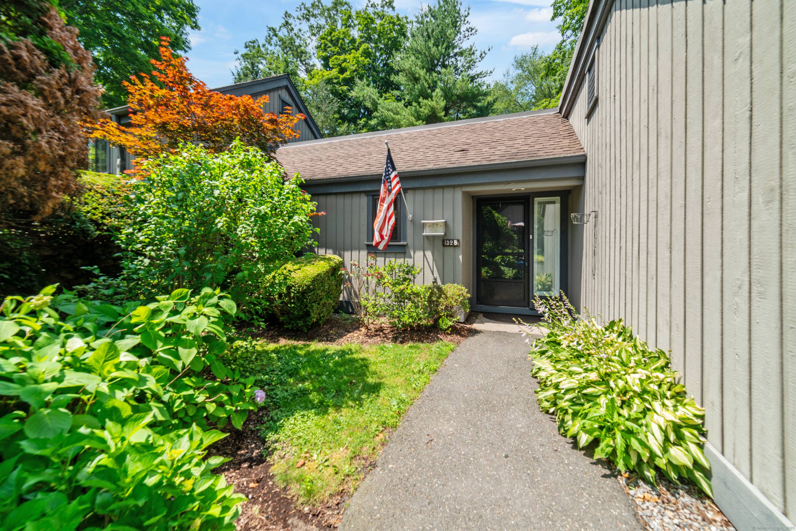 Start your next chapter in this freshly painted 3 bedroom 2 bath unit with new luxury vinyl plank flooring throughout.