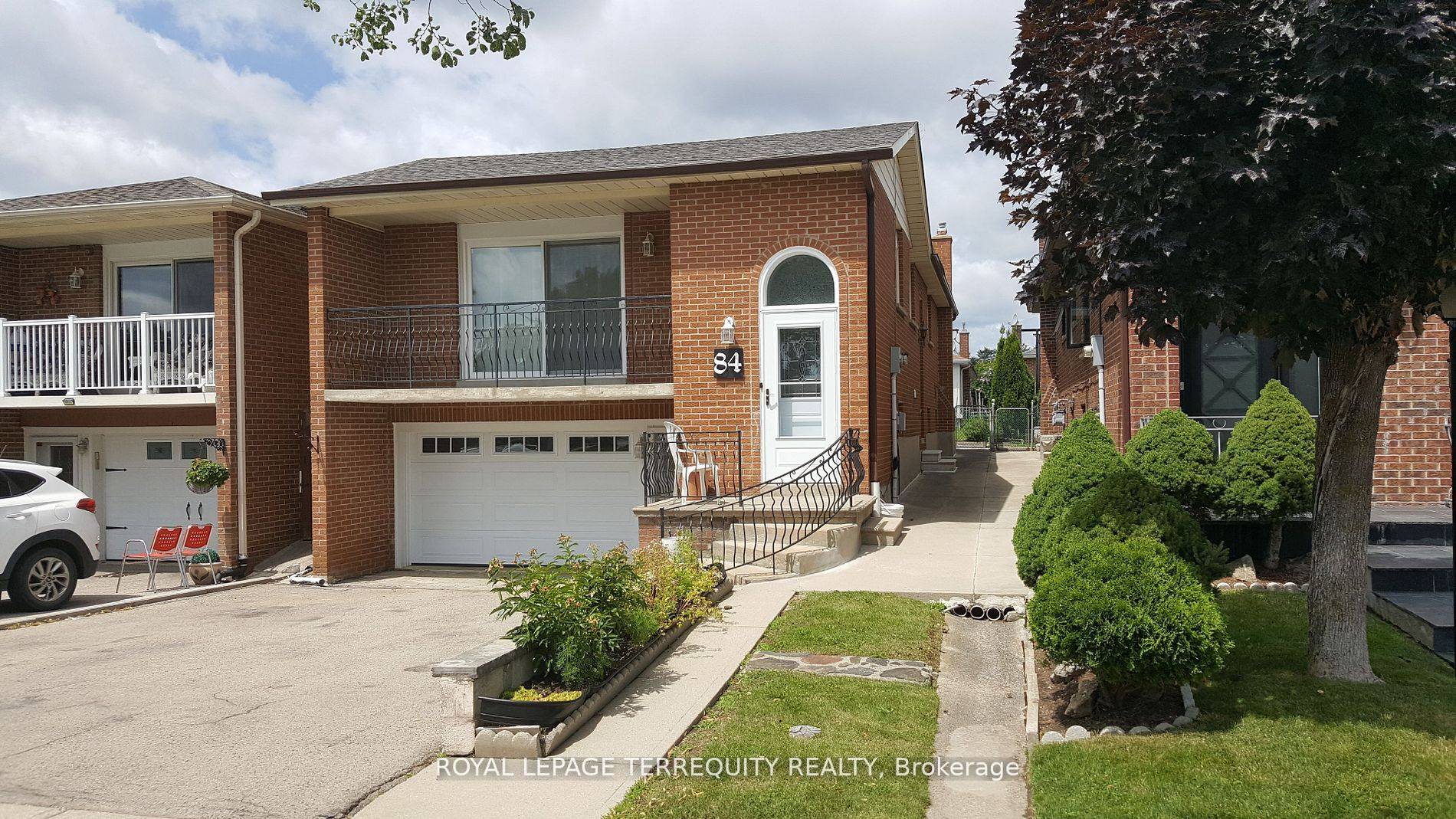 Great Opportunity Welcomes You To This Spacious Detached 3 Bedroom Plus Raised Bungalow, In Sought After Neighbourhood Of East Woodbridge !