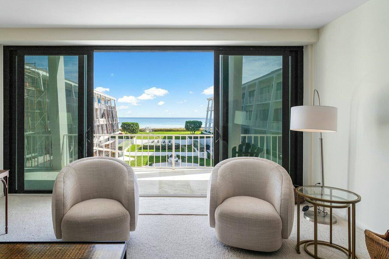 This 2 bedroom, 2 bathroom unit offers direct east ocean views, filling the space with natural light and creating a bright, inviting atmosphere.