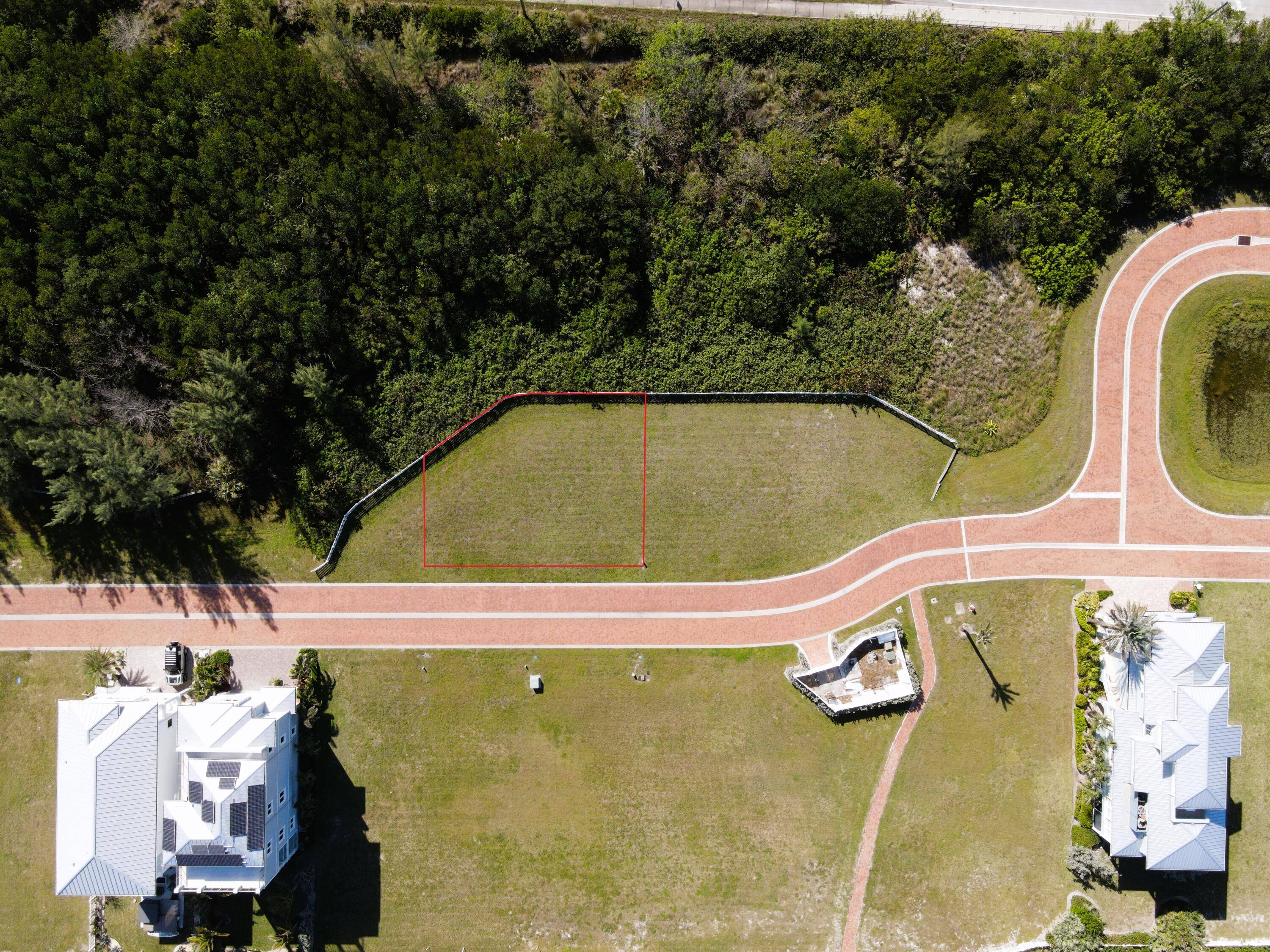 Waterson is a unique seaside community located between the Atlantic Ocean and the Indian River on Hutchinson Island.