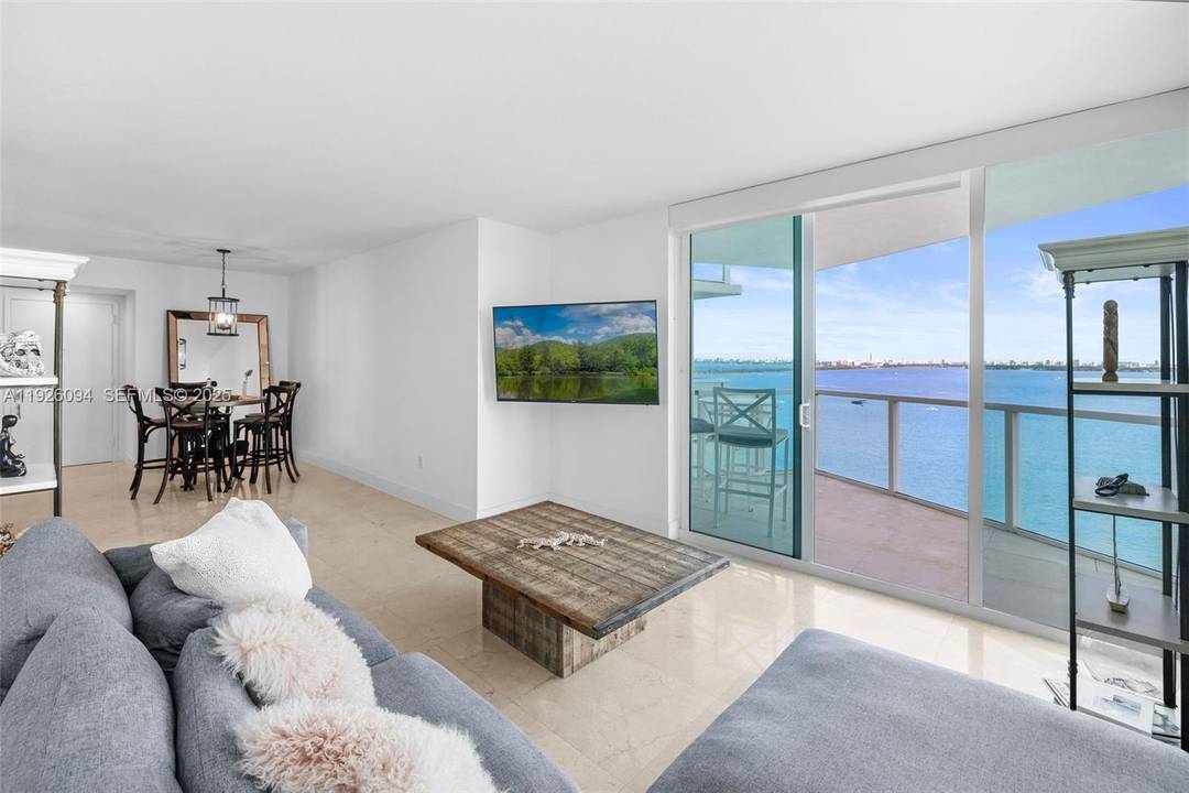 Bright corner 2 bedroom residence at Onyx on the Bay with bay and city views.