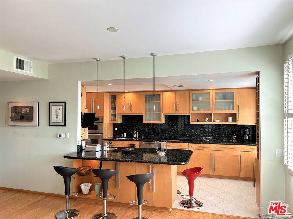 5100   Via Dolce 2BR Marina Del Rey La