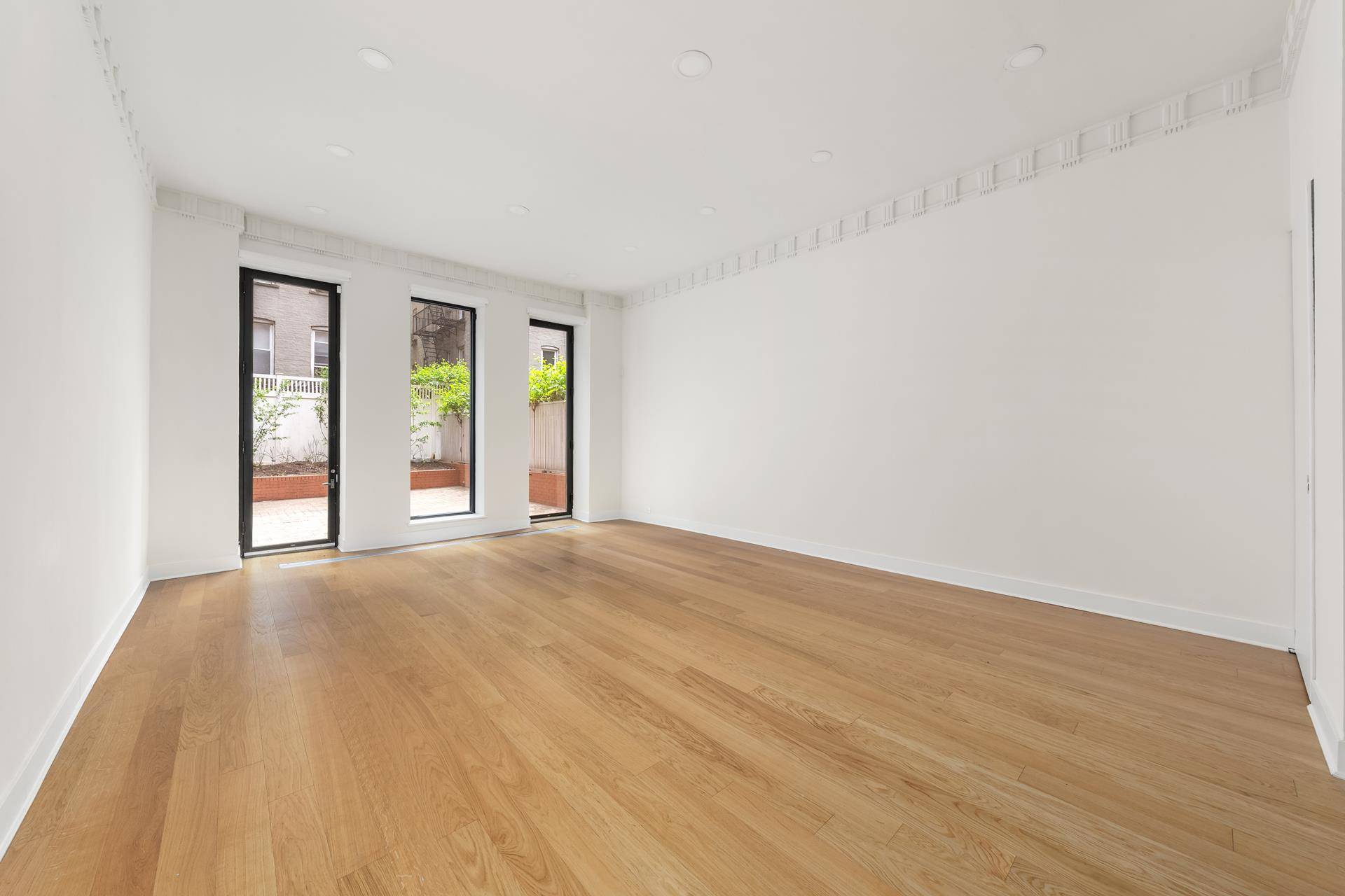 4 Bedroom, 2. 5 bathroom townhouse with private outdoor terrace in a prime Upper East Side location.
