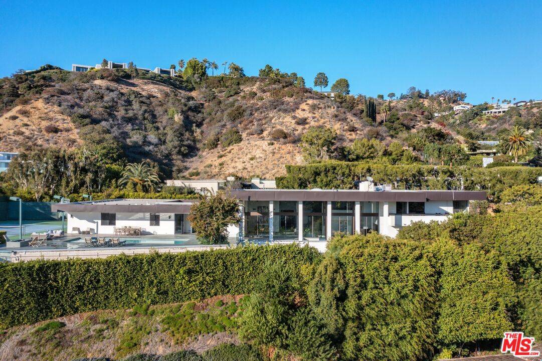 1120 Wallace Rdg Beverly Hills Flats LA