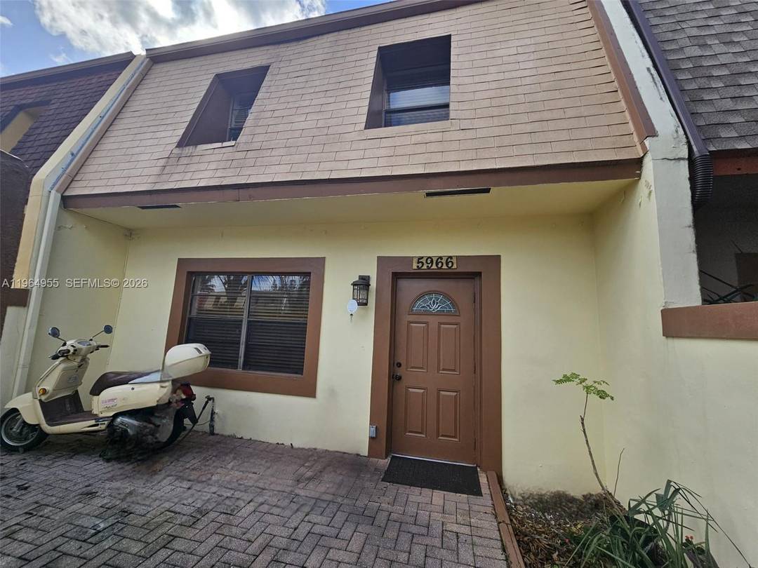 No HOA. 3 bed 2. 5 bath townhouse per public records it's a 4 bedroom.