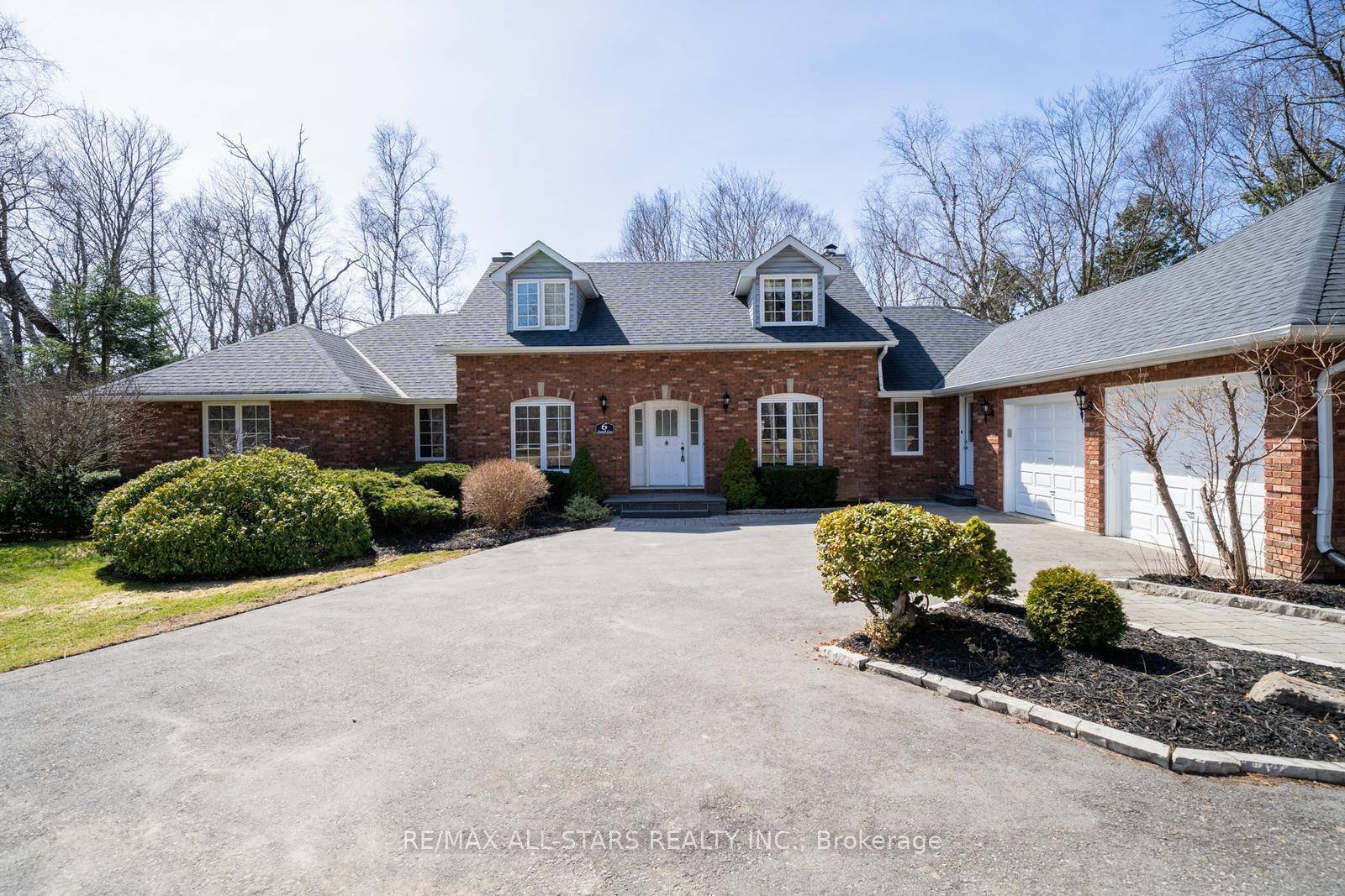 Welcome to 6 Sawmill Lane !