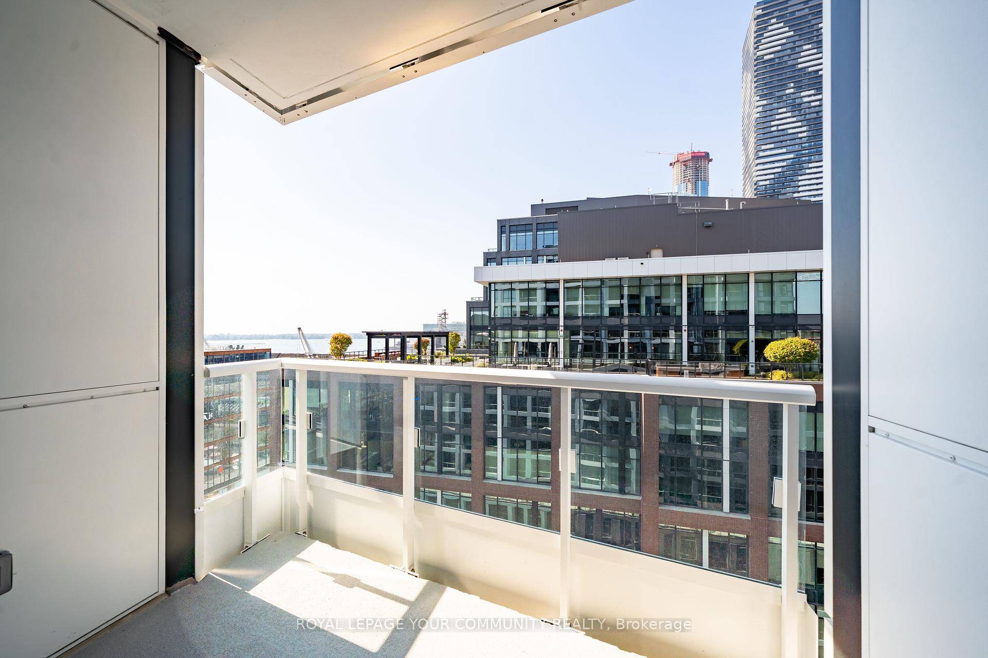 Welcome to Lakefront Living at Empire Quay House Condos.