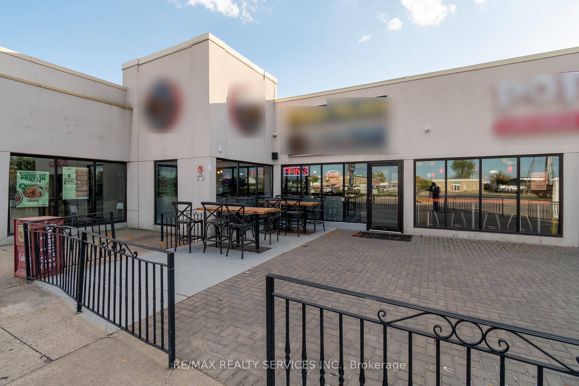 Be your own boss and own beautifully renovated non franchise Indian restaurant in a prime location of Bolton.