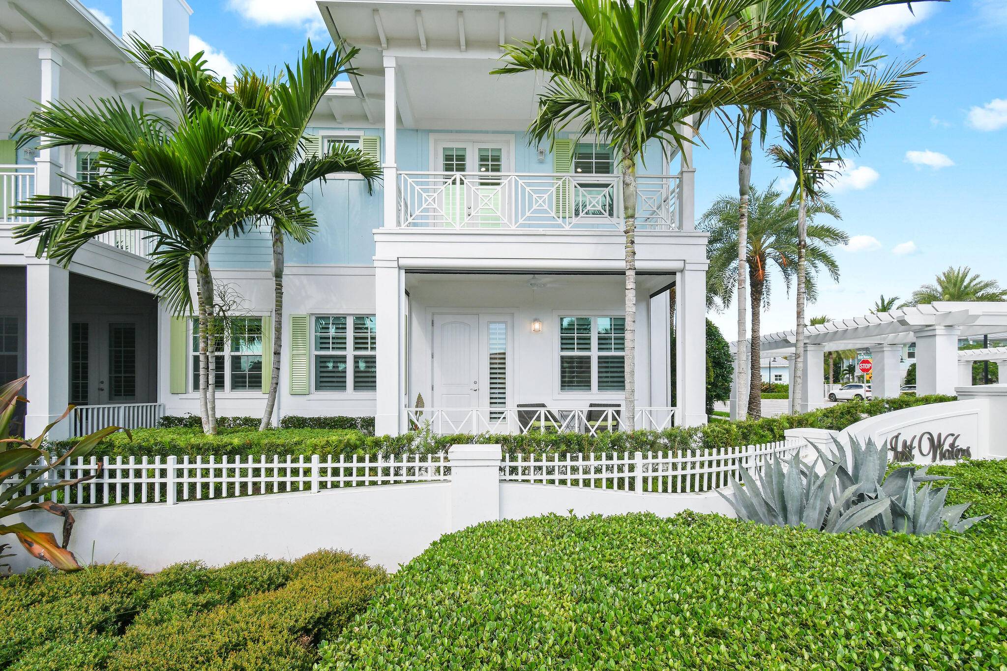 Welcome to Inlet Waters, an intimate gated community of just 33 coastal townhomes nestled on 4 beautifully landscaped acres in the heart of Jupiter.
