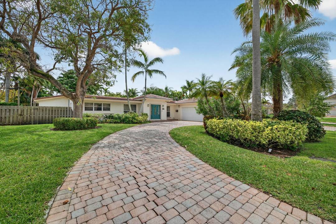 4 bedroom 3 bathroom in Sought after Coral Ridge.
