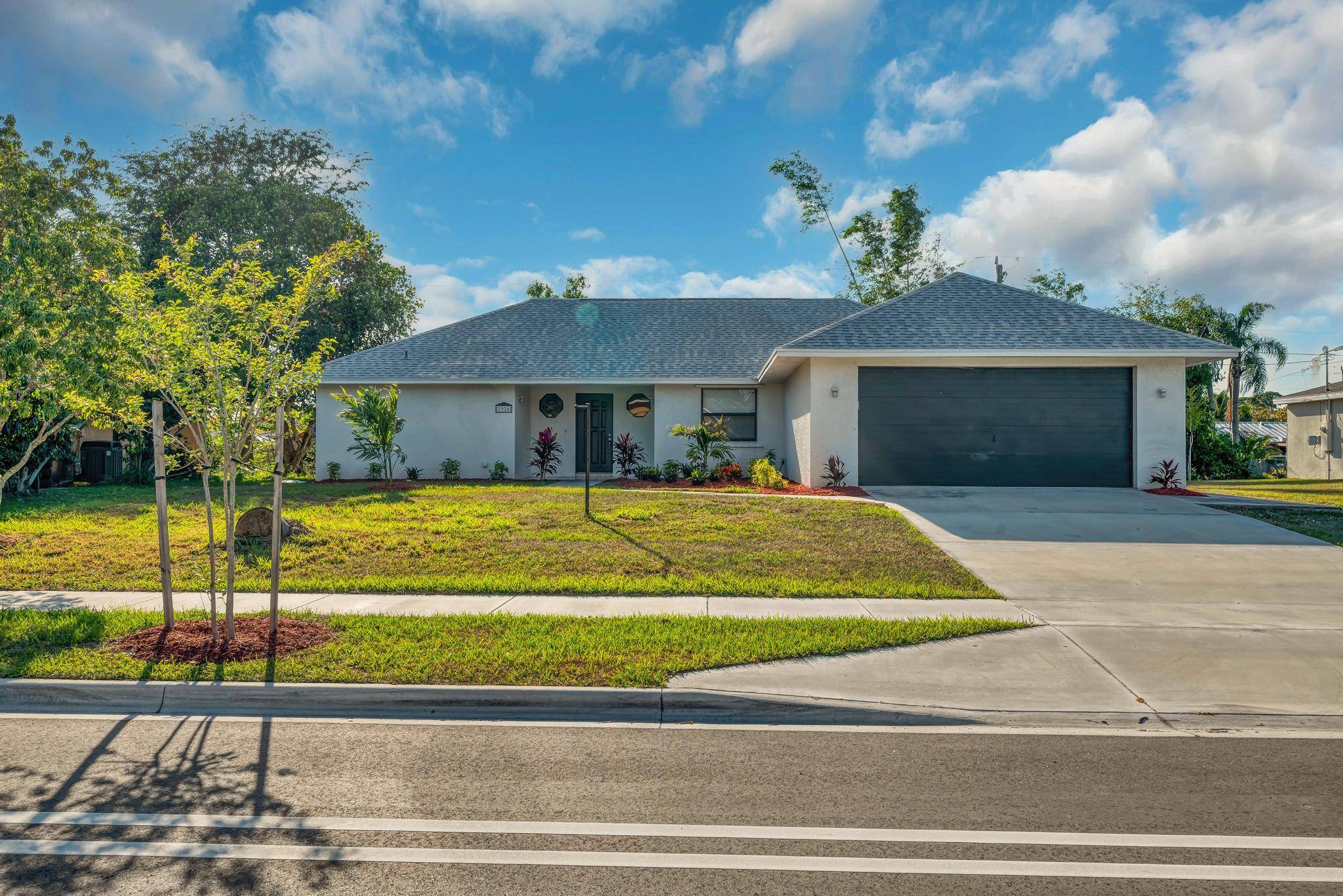 Stunning 3 bed, 2 bath CBS home with 2 car garage !