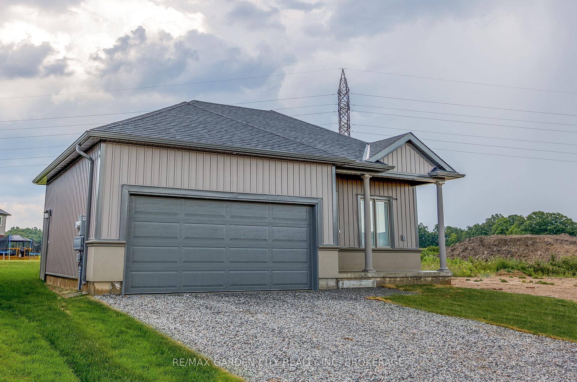 Welcome home to this attractive new construction 1 bedroom, 1bathroom lower rental unit, located at 34 Bounty Avenue in Thorold.
