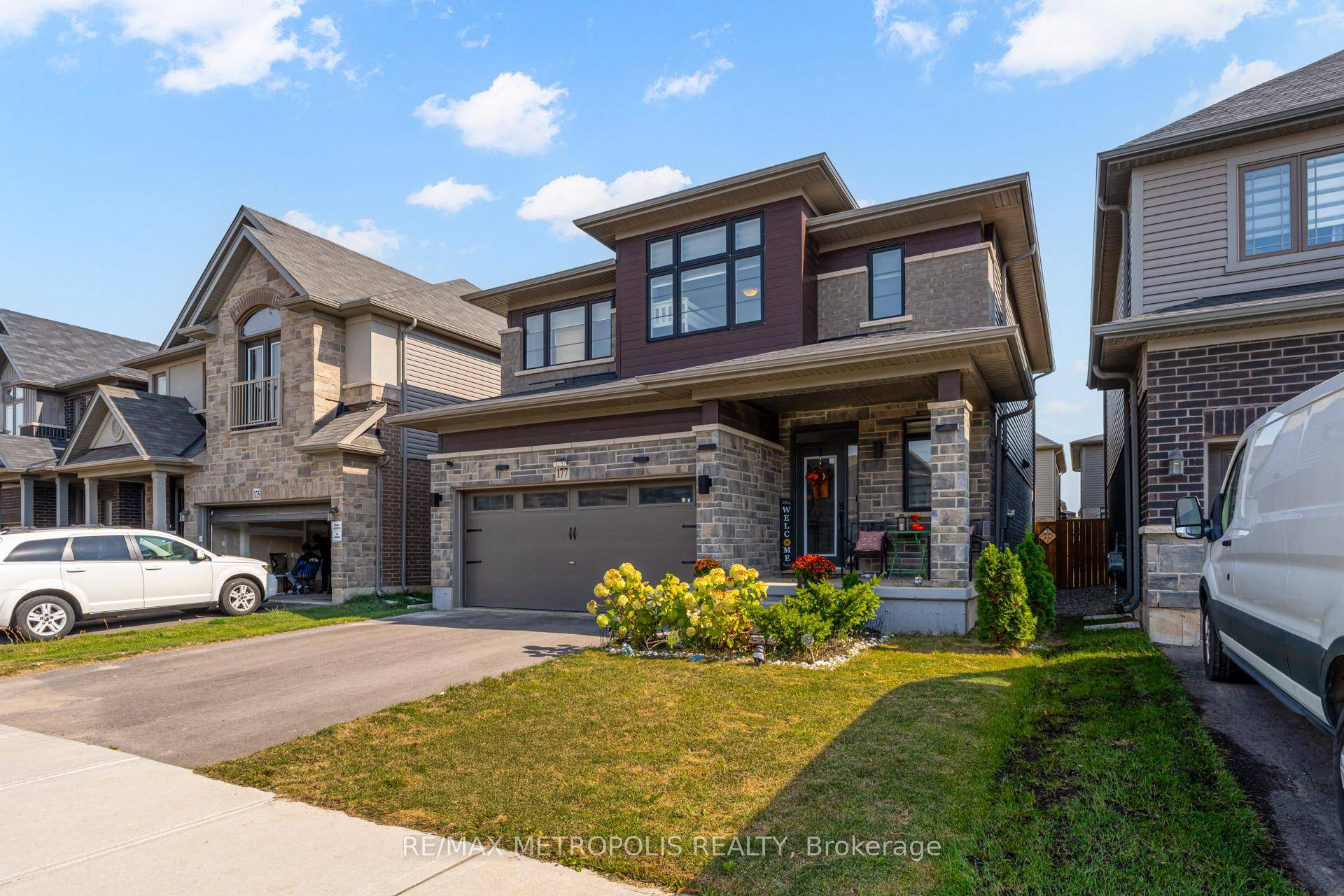 Welcome to Brant West one of Brantford's most desirable and family friendly communities, proudly built by Losani Homes.