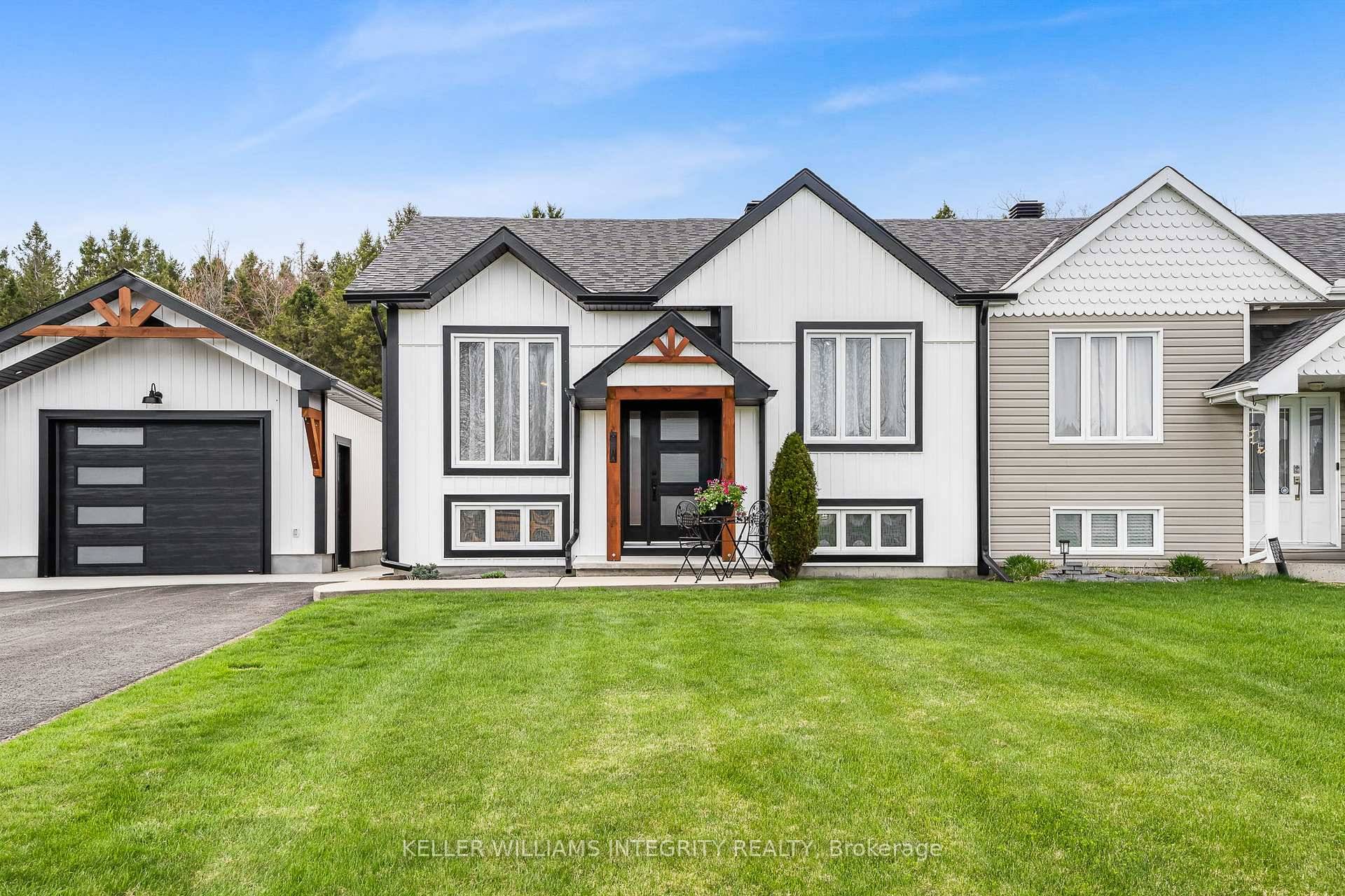 Renovated and Stylish 2 2 Semi Detached Home on a Quiet Street.