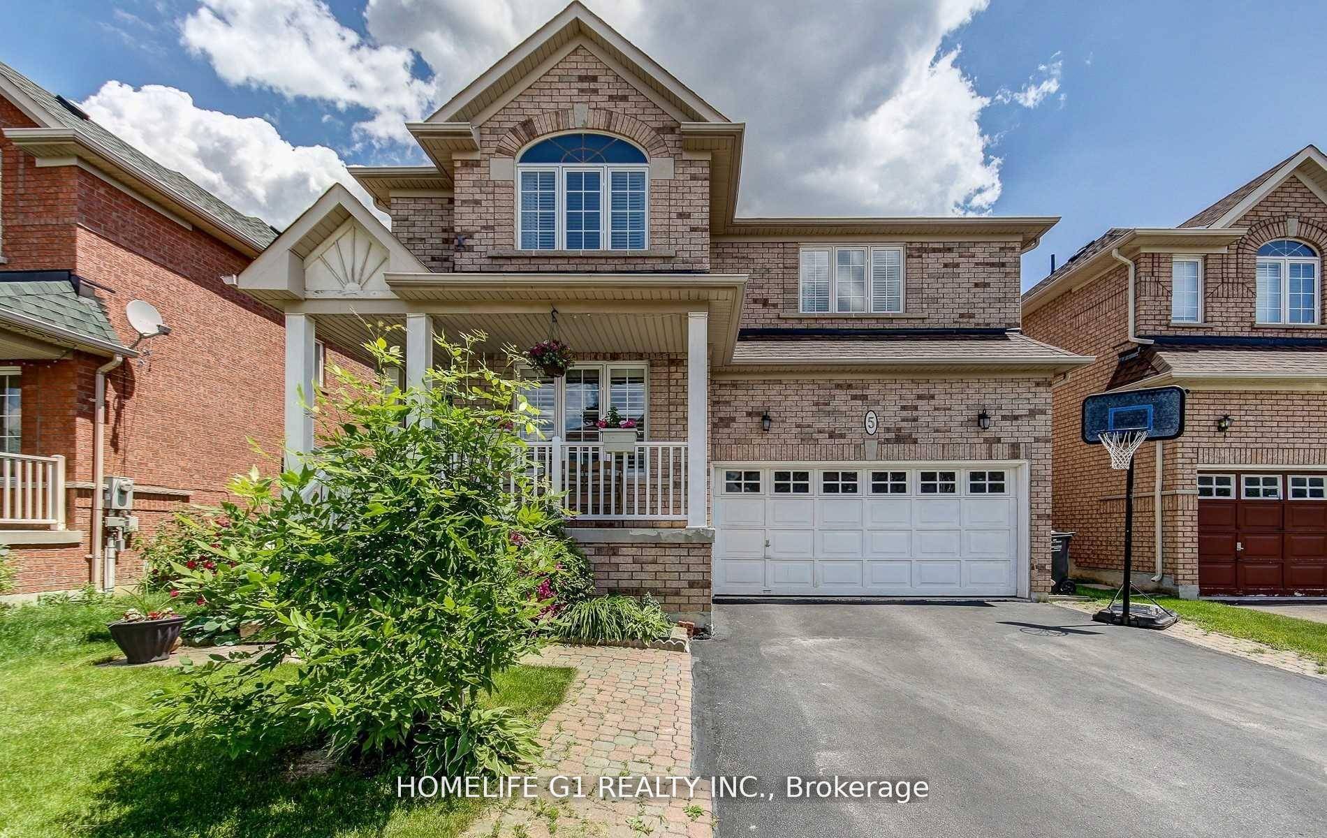 Excellent layout 4 bed 3 bath detached home.