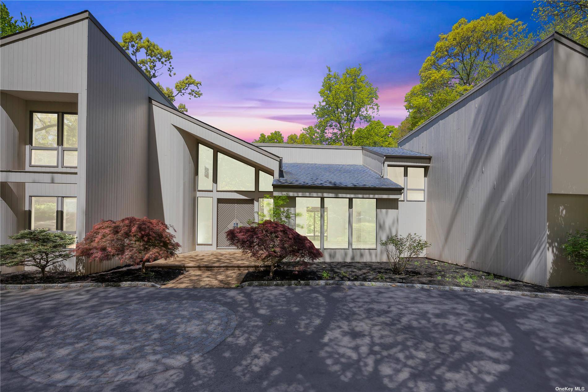 Welcome to this Magnificent contemporary Mansion, a True Masterpiece of Architectural Splendor.