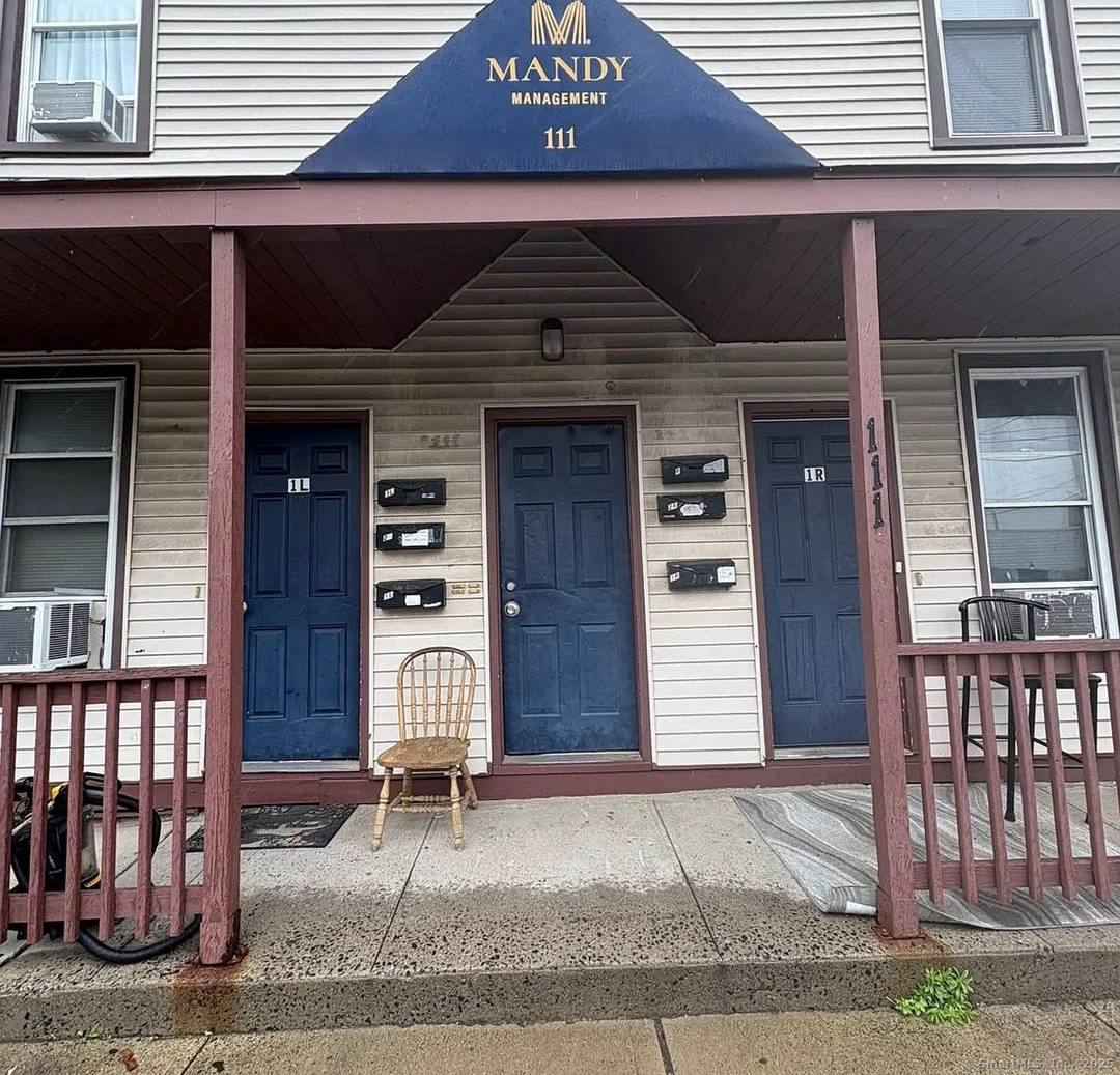 Exceptional investment opportunity in the heart of New Haven !