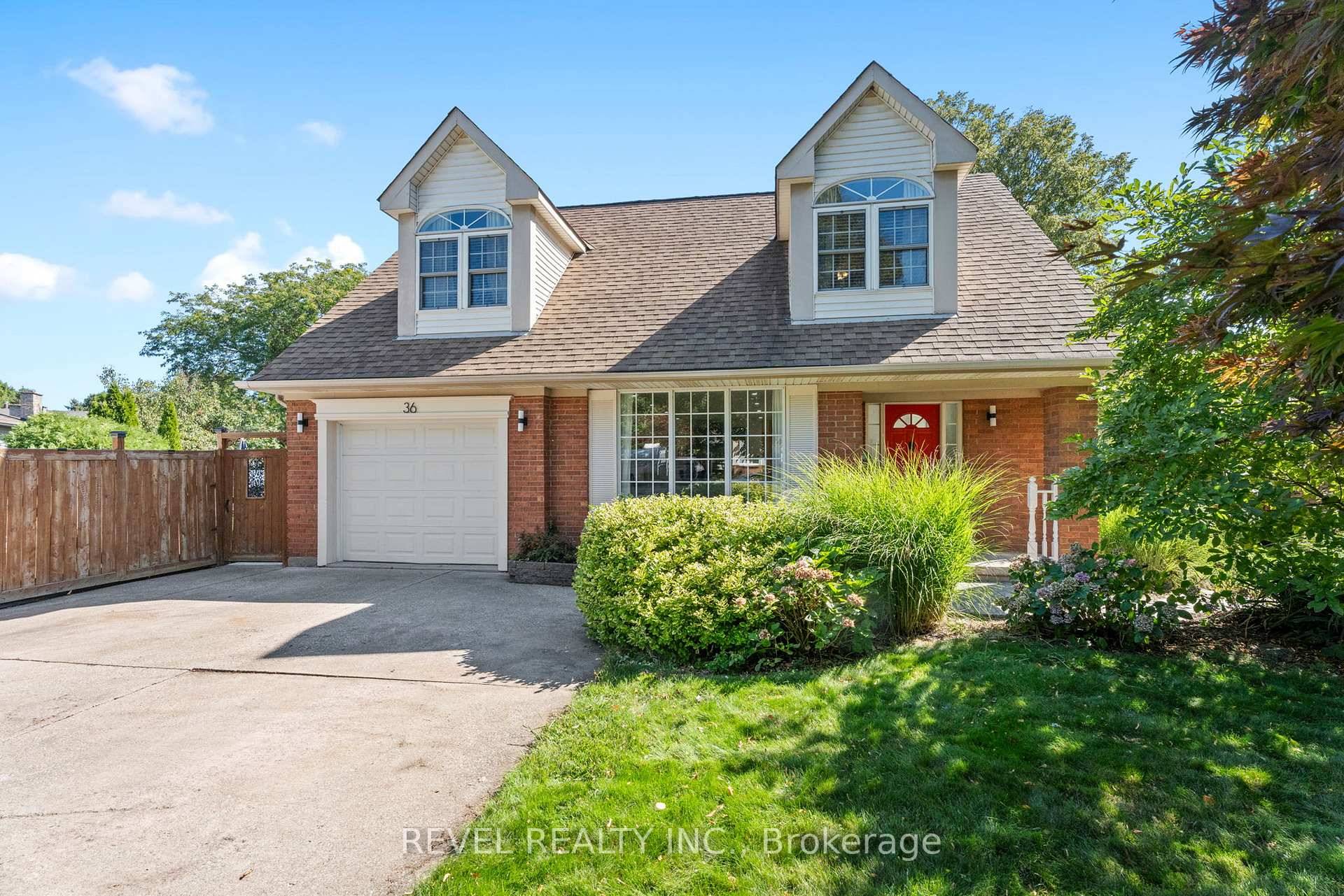 Welcome to 36 Cambria Drive A Unique Port Dalhousie Retreat with a pool !